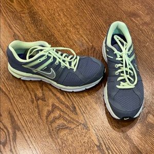 Women’s Nike sneakers